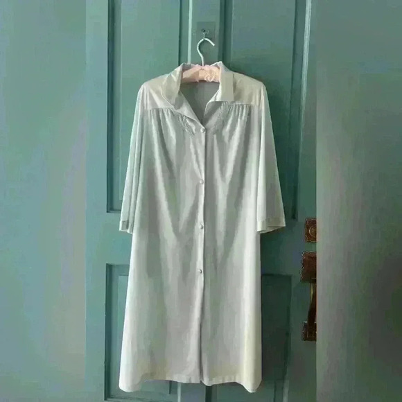Vintage- Vanity Fair- Robe / Housecoat- Light Teal- Medium - Picture 2 of 9